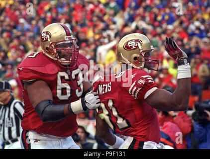 San Francisco, California, USA. 7th Jan, 1995. San Francisco 49ers vs. Chicago  Bears at Candlestick Park Saturday, January 7, 1995. 49ers beat Bears  44-15. San Francisco 49ers running back Ricky Watters (32)