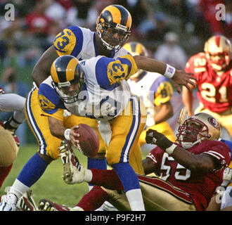 San Francisco, California, USA. 21st Nov, 1999. San Francisco 49ers vs. St. Louis  Rams at Candlestick Park Sunday, November 21, 1999. Rams beat 49ers 23-7.  San Francisco 49ers defensive tackle Bryant Young (