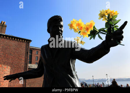 Bronze statue of Billy Fury, Royal Albert Dock, George's Parade, Pier Head, UNESCO World Heritage Site, Liverpool, Merseyside, England, UK Stock Photo