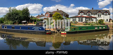 Trent and Mersey Canal, Anderton, Northwich, Cheshire Ring, North West England, UK - Narrowboat, Barge Stock Photo