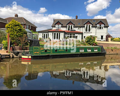Trent and Mersey Canal, Anderton, Northwich, Cheshire Ring, North West England, UK - Narrowboat, Barge Stock Photo