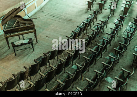 Abandoned J.W. Cooper High School, Shenandoah, Pennsylvania, USA Auditorium Piano Stock Photo