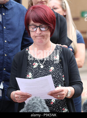 Tracy Lewis reads a statement outside Woking Coroner's Court, following the verdict of the inquest into the death of her brother, Private Sean Benton, at Deepcut Army Barracks. The 20-year-old was found with five bullets in his chest at the Surrey base in June 1995, shortly after he had been told he was to be discharged from the military. Stock Photo