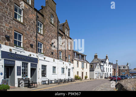 The Marine Hotel, hotel / restaurant in the picturesque harbour of Stonehaven, Aberdeenshire, Scotland, UK Stock Photo