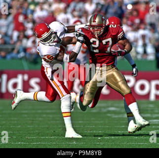 San Francisco, California, USA. 12th Nov, 2000. San Francisco 49ers vs.  Kansas City Chiefs at Candlestick Park Sunday, November 12, 2000. 49ers  beat Chiefs 21-7. San Francisco 49ers running back Paul Smith (