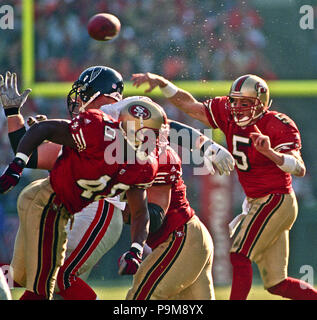 San Francisco, California, USA. 19th Nov, 2000. San Francisco 49ers vs. Atlanta  Falcons at Candlestick Park Sunday, November 19, 2000. 49ers beat Falcons  16-6. San Francisco 49ers wide receiver Tai Streets Credit: