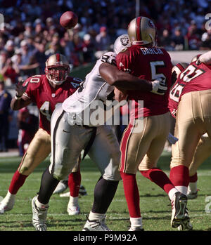 San Francisco, California, USA. 8th Jan, 2012. San Francisco 49ers vs. Los  Angles Raiders at Candlestick Park Saturday, August 8, 1992. 49ers beat  Raiders 24-10 in preseason game. San Francisco 49ers linebacker