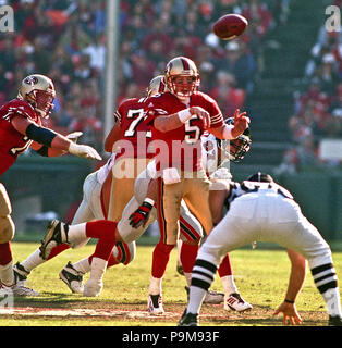 San Francisco, California, USA. 4th Dec, 1994. San Francisco 49ers vs. Atlanta  Falcons at Candlestick Park Sunday, December 4, 1994. 49ers beat Falcons  50-14. Atlanta Falcons quarterback Jeff George (1) calls plays.