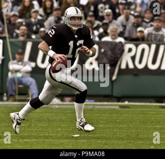 Oakland, California, USA. 5th Nov, 2000. Oakland Raiders vs