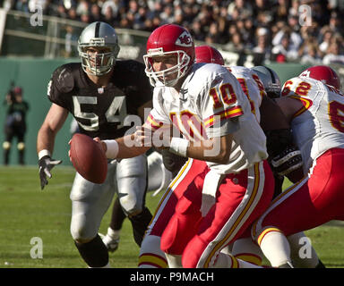 25 Nov 2001: Jerry Rice of the Oakland Raiders during the Raiders 28-10  victory over the New York Giants at Giants Stadium in East Rutherford, New  Jersey. (Icon Sportswire via AP Images