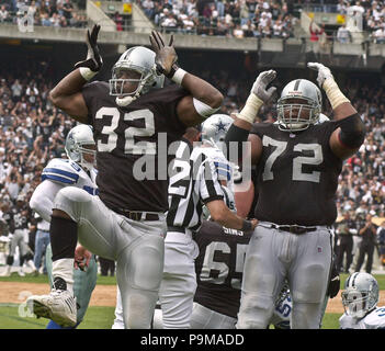 25 Nov 2001: Jerry Rice of the Oakland Raiders during the Raiders 28-10  victory over the New York Giants at Giants Stadium in East Rutherford, New  Jersey. (Icon Sportswire via AP Images