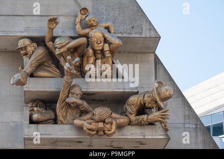 People Outside the Rogers Centre in Toronto Stock Photo - Alamy