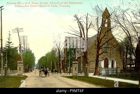 . English: Postcard of the Alexandra Gate and Church of the Redeemer at Avenue Road and Bloor Street, Toronto, Canada. When Avenue Road was widened in 1960, the gate was moved to the Bloor Street entrance of Philosopher's Walk. circa 1901 170 Avenue Road and Bloor Street, Church of the Redeemer, Alexandra Gates, Queen's Park, Toronto Stock Photo