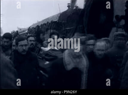 302 Stalin, Tomsky, Kalinin and other unidentified Central Committee members carrying Lenin's coffin Stock Photo