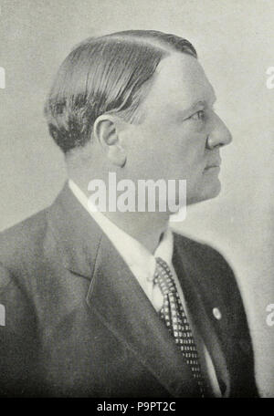 . English: Alfred Charles William Harmsworth, 1st Viscount Northcliffe . no later than 1921 114 Alfred Charles William Harmsworth Stock Photo