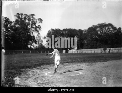 580 Discus throwing event at high school track meet 1912 (3190787951 ...