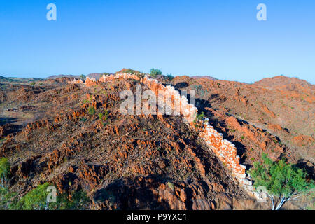 Aerial view of the China Wall, a sub vertical quartz vein protruding from the ground, Halls Creek, Kimberley,Northwest Australia Stock Photo
