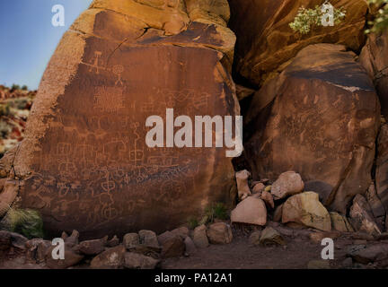 Utah, USA. 25th June, 2018. The Maze Rock Art Site features Archaic and Ancestral Puebloan petroglyphs depicting anthropomorphic, zoomorphic, and abstract designs in Vermillion Cliffs National Monument, Utah, on Monday, June 25, 2018. Credit: L.E. Baskow/ZUMA Wire/Alamy Live News Stock Photo