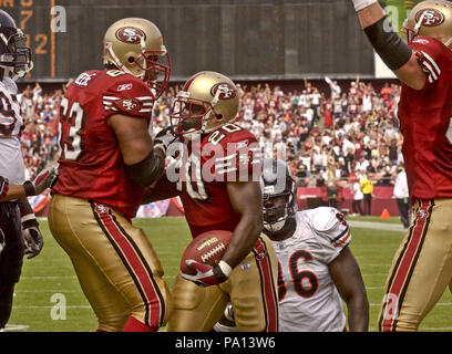 Cedrick Wilson #84 celebrates the 49ers 2nd touchdown Saturday afternoon at  Candlestick Park in San Francisco, Calif. Wilson celebrates with Derrick  Deese. (Contra Costa Times/Karl Mondon/December 27, 2003 Stock Photo - Alamy