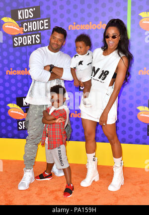 Santa Monica, California, USA. 19th July, 2018. Russell Wilson, Ciara, Sienna Princess Wilson & Future Zahir Wilburn at the Nickelodeon Kids' Choice Sports Awards 2018 at Barker Hangar Picture: Sarah Stewart Credit: Sarah Stewart/Alamy Live News Stock Photo