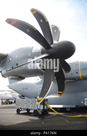 Farnborough, Hampshire, UK. 19th July, 2018. The propellor blades of an Airbus A400-M on display on day four of the Farnborough International Airshow (FIA) which is taking place in Farnborough, Hampshire, UK.  The air show, a biannual showcase for the aviation industry, is the biggest of it's kind and attracts civil and military buyers from all over the world. trade visitors are normally in excess of 100,000 people. The trade side of the show runs until July 20 and is followed by a weekend of air displays aimed at the general public.   Credit: Michael Preston/Alamy Live News Stock Photo