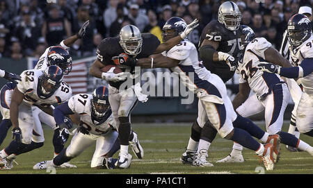 28 Dec 2002: Charlie Garner of the Oakland Raiders during the