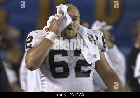 San Diego, California, USA. 26th Jan, 2003. Oakland Raiders center Adam Treu (62) on Sunday, January 26, 2003, in San Diego, California. The Buccaneers defeated the Raiders 48-21 in the Superbowl game. Credit: Al Golub/ZUMA Wire/Alamy Live News Stock Photo