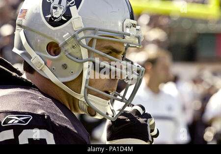 Oakland, California, USA. 29th Sep, 2002. Oakland Raiders linebacker Bill Romanowski (53) on Sunday, September 29, 2002, in Oakland, California. The Raiders defeated the Titans 52-25. Credit: Al Golub/ZUMA Wire/Alamy Live News Stock Photo