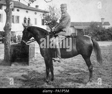 First World War, horse, rider, uniform, man, barrack, yard 12626 ...