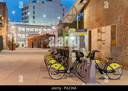 PASADENA (California) Memorial Park Metro Rail Gold Line Station Stock ...