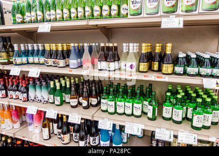 Orlando Florida,Chinatown,iFresh Chinese Market,grocery store supermarket food,rice wine,sake,imported ethnic,bottles,Yedam,Banhari,shelves display sa Stock Photo