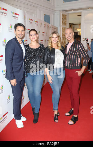 Jan Kralitschka, Hanna Wilperath, Angelina Kirsch und Peyman Amin