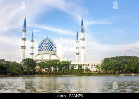 The Sultan Salahuddin Abdul Aziz Shah Mosque (Blue Mosque) in Shah Alam, is the largest in Malaysia, landmark of the state. The architectural design i Stock Photo