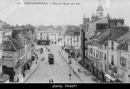 Carte Postale Ancienne Fontainebleau – Place De L'Étape-aux-vins, 1915, Circulée