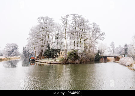 europe, uk, england, surrey, houseboat, taggs island