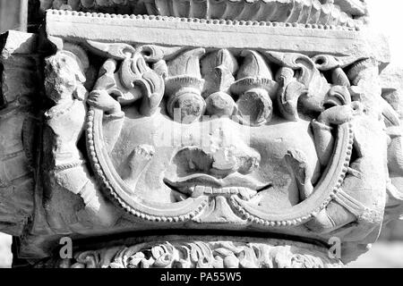 Carved Pillars, The Qutub Minar Complex, also known as The Qutb Minar, located in Mehrauli area, New Delhi, India Stock Photo