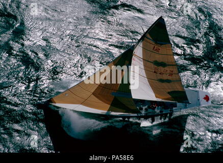 AJAXNETPHOTO. 1986. FREMANTLE, AUSTRALIA. - AMERICA'S CUP 1986 -CANADA II, DEFENDERS ELIMINATION TRIALS, GAGE ROADS. PHOTO:JONATHAN EASTLAND/AJAX REF:8654897 Stock Photo