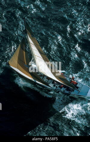 AJAXNETPHOTO. 1986. FREMANTLE, AUSTRALIA - AMERICA'S CUP - 12M CHALLENGER CANADA II DESIGNED BY BRUCE KIRBY.  PHOTO : JONATHAN EASTLAND / AJAX  REF:1986 Stock Photo