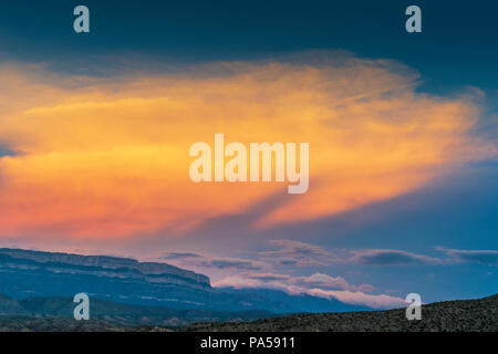 Sunset at Sierra del Carmen Mountains in Mexico viewed from Texas side of the Rio Grande Stock Photo