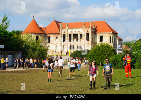 Cluj, Romania. 20th JUly 2018. Festival goers at the 2018 Electric Castle Festival, which takes place in the grounds of Banffy Castle in Bontida, near the town of Cluj, Transylvania, Romania. Photo date: Friday, July 20, 2018. Credit: Roger Garfield/Alamy Live News Stock Photo