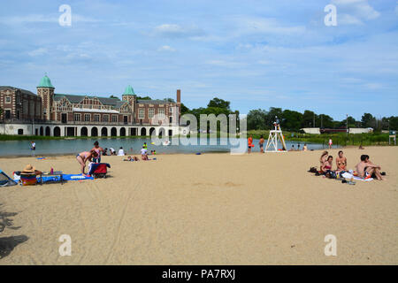 The inland lagoon beach and historic boathouse in Chicago's west side Humboldt Park neighborhood. Stock Photo