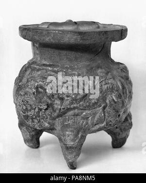 Incense Burner. Culture: China. Dimensions: H. 5 1/2 in. (14 cm); Diam. 5 in. (12.7 cm). Museum: Metropolitan Museum of Art, New York, USA. Stock Photo