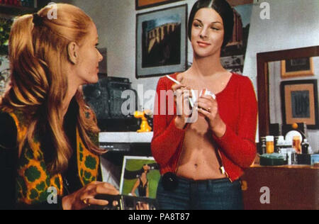 Hotti bilan onlayn jinsiy aloqa video Rozi Xantington Uaytlining yalangoch holatda bolgan videosi