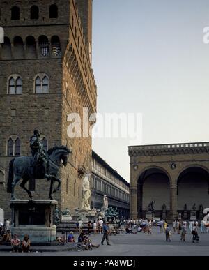 PLAZA DE LA SENORIA-ESTATUA ECUESTRE DE COSME MEDICIS. Author: Giambologna (1529-1608). Location: EXTERIOR, FLORENZ, ITALIA. Stock Photo