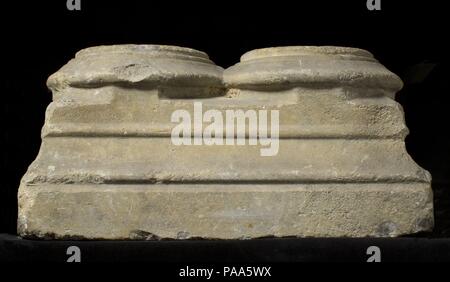 Double Column Base. Culture: French. Dimensions: 9 1/4 × 19 × 10 3/4 in. (23.5 × 48.3 × 27.3 cm). Date: 13th-14th century. Museum: Metropolitan Museum of Art, New York, USA. Stock Photo