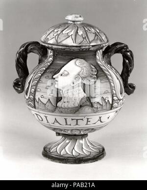 Apothecary vase (vaso da farmacia). Culture: Italian, Castelli. Dimensions: Height: 9 5/16 in. (23.7 cm). Date: ca. 1530-40. Museum: Metropolitan Museum of Art, New York, USA. Stock Photo