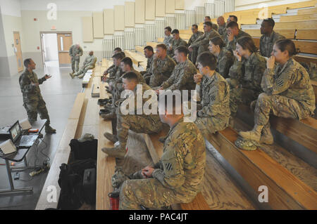 U.S. Army Soldiers with the Advanced Leaders Course at the U.S. Army ...