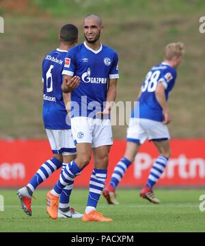 Eat, Deutschland. 21st July, 2018. firo: 21.07.2018, Football, 1.Bundesliga, Season 2018/2019, Test match, SW Essen - FC Schalke 04 Nabil BENTALEB, Schalke, gesture | Credit: dpa/Alamy Live News Stock Photo