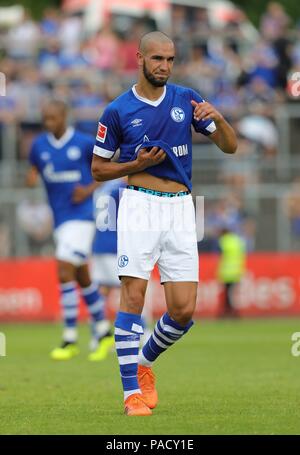 Eat, Deutschland. 21st July, 2018. firo: 21.07.2018, Football, 1.Bundesliga, Season 2018/2019, Test match, SW Essen - FC Schalke 04 Nabil BENTALEB, Schalke, gesture | Credit: dpa/Alamy Live News Stock Photo