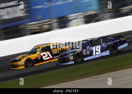 Loudon, New Hampshire, USA. 21st July, 2018. Daniel Hemric (21) battles for position during the Lakes Region 200 at New Hampshire Motor Speedway in Loudon, New Hampshire. Credit: Justin R. Noe Asp Inc/ASP/ZUMA Wire/Alamy Live News Stock Photo